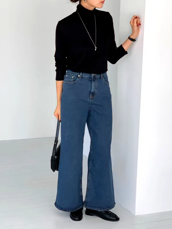 Minimalist stylish black turtleneck women's top