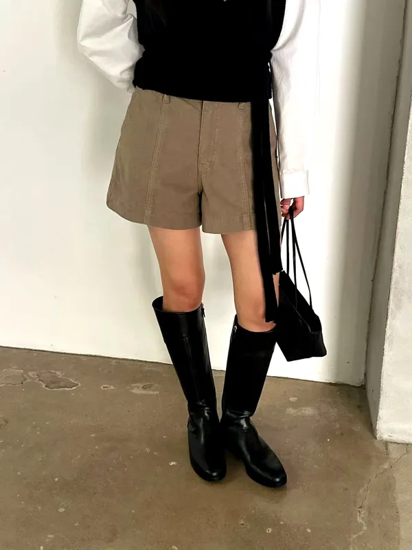 Trendy Casual Women's Shorts - Comfortable and Versatile