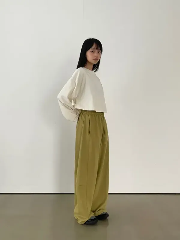 Minimalist Loose-Fit Trousers, A Must-Have for Comfort and Leisure