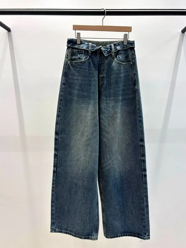 Fashionable Loose-Fit Jeans, Comfortable and Versatile for Any Occasion