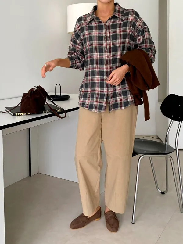 Stylish Plaid Shirt - Comfortable and Versatile for Perfect Autumn Looks