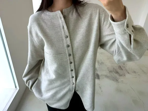 Minimalist Women's Jacket - Comfortable and Versatile for Spring and Autumn