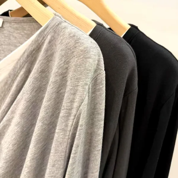 Comfortable and versatile women's tops, lightweight and breathable, suitable for spring and autumn outfits.