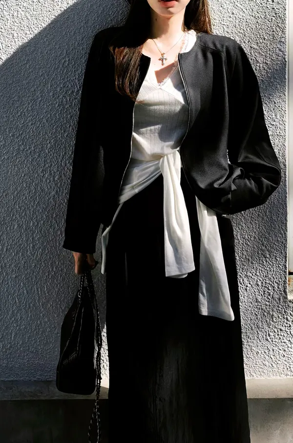 Stylish Women's Jacket - Versatile and Minimalist Design