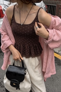 달콤한 도트 캐미솔과 우아한 재킷