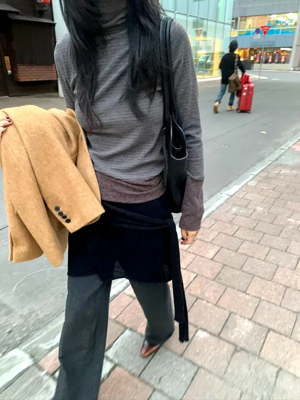 时尚条纹毛衣，舒适保暖，完美搭配秋冬