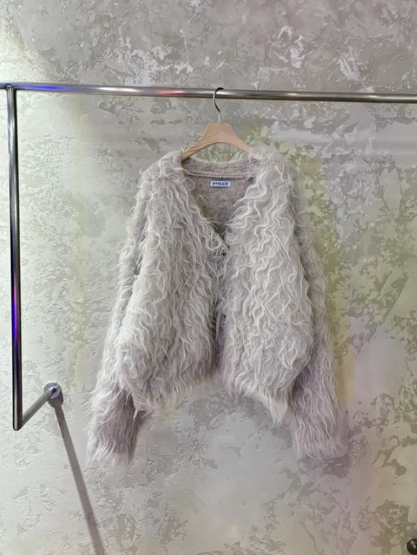 Cozy Short Plush Cardigan, Warm and Stylish for Any Outfit