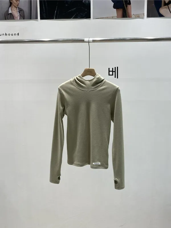 Lightweight and Comfortable Long Sleeve T-Shirt