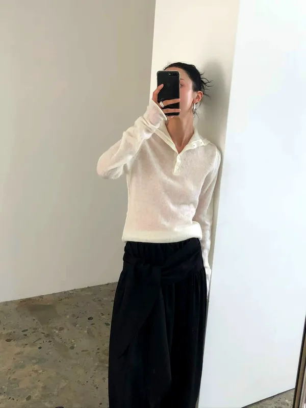 Stylish and Minimalist Women's T-Shirt, Comfortable and Versatile