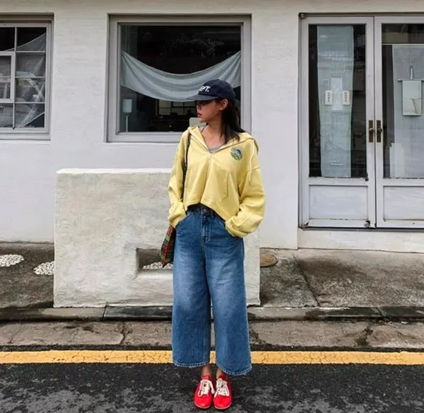 Trendy Loose-Fit Women's Denim Jeans