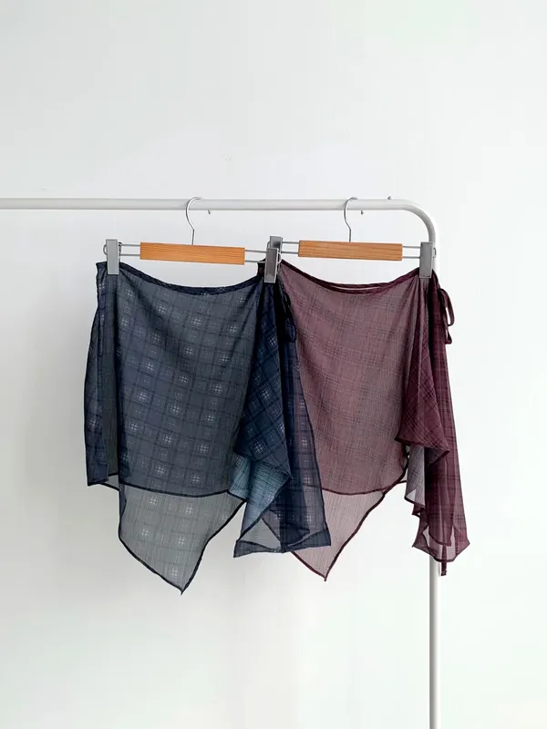 Lightweight and Breathable Women's Scarf - Elegant and Fashionable