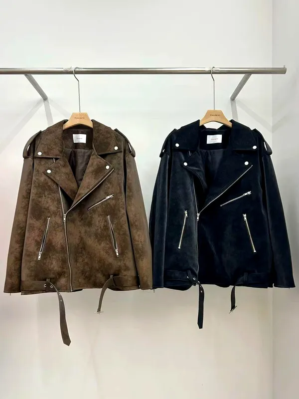 Stylish Women's Jacket - The Perfect Blend of Elegance and Personality