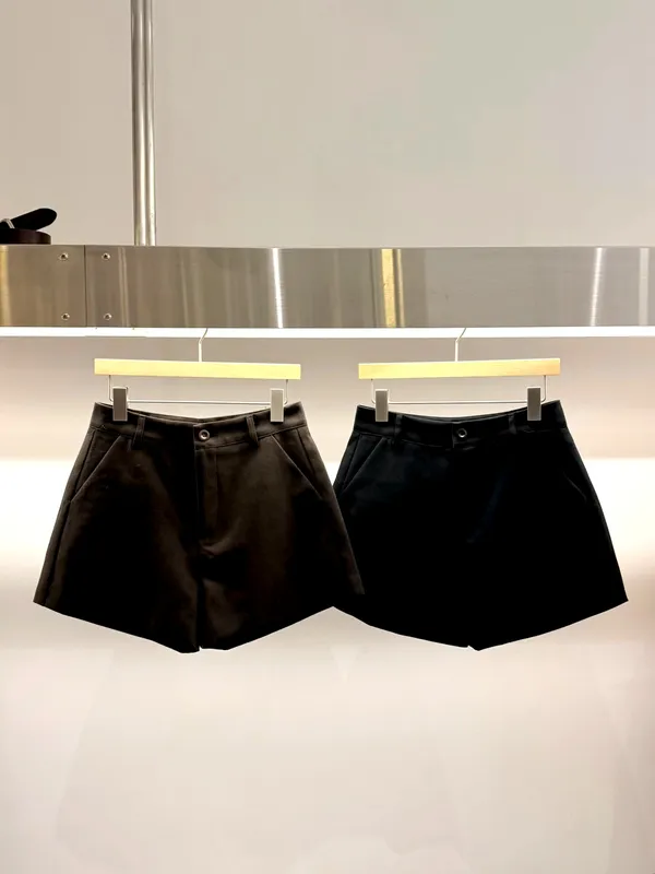 Stylish Versatile Women's Shorts to Effortlessly Showcase Summer Charm