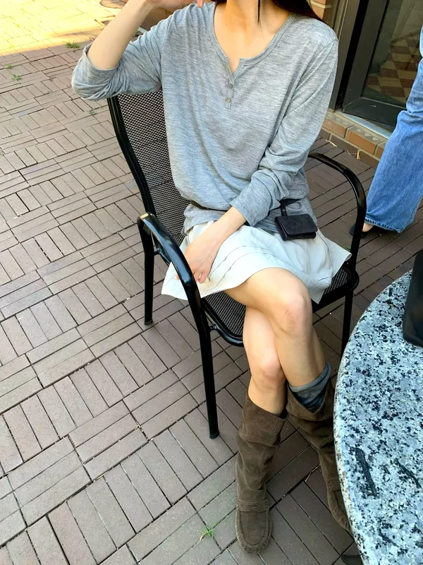 Elegant and Minimalist Women's Dress, Fashionable and Versatile