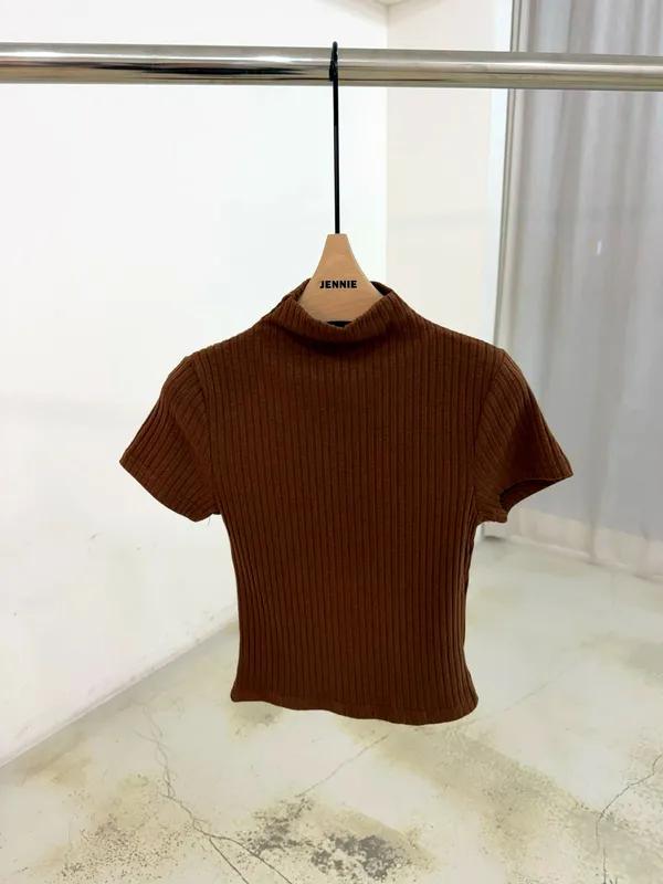 Stylish Slim-Fit Short Sleeve Top, Comfortable Cotton, Perfect for Spring and Summer
