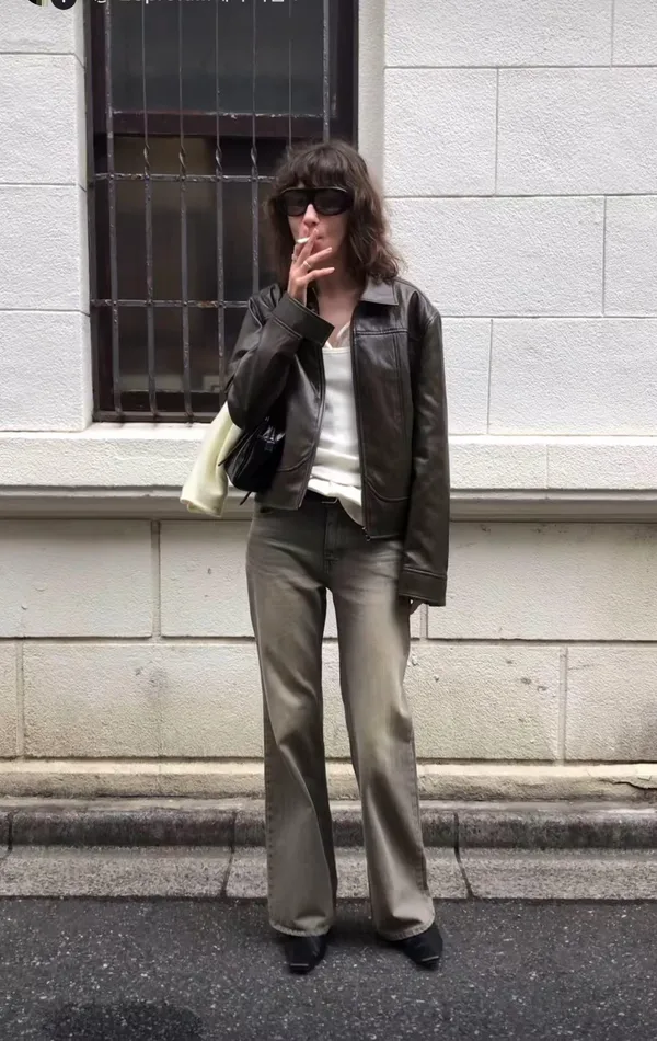 Stylish High-Waisted Jeans for Women - Classic Slim Fit Design