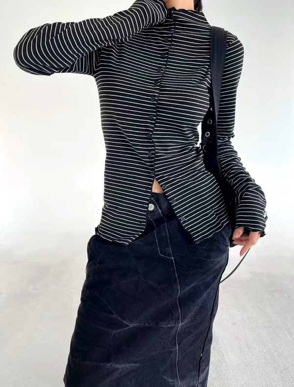 เสื้อผู้หญิงลายทางสุดชิค - ความสบายที่มีระดับและการจับคู่ที่ลงตัว