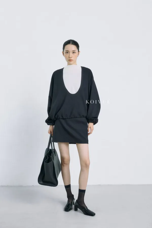 Stylish and Minimalist Women's Top with Comfortable Breathable Design