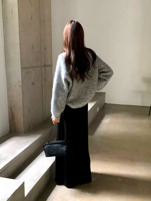 Fashionable Minimalist Gray Sweater - A Must-Have for Warmth and Comfort This Autumn and Winter