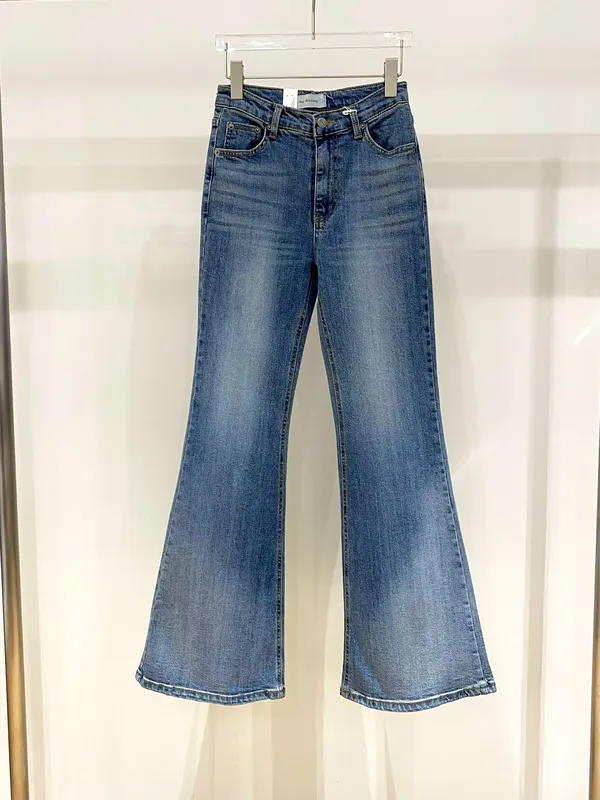 Stylish High-Waisted Flared Pants to Showcase Elegance