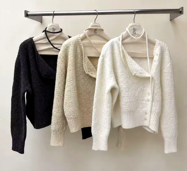 Fashionable and Comfortable Women's Sweater, Soft and Warm, Perfect for Autumn and Winter