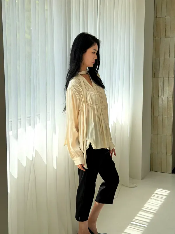 Elegant Women's Top with Lightweight Flowing Design