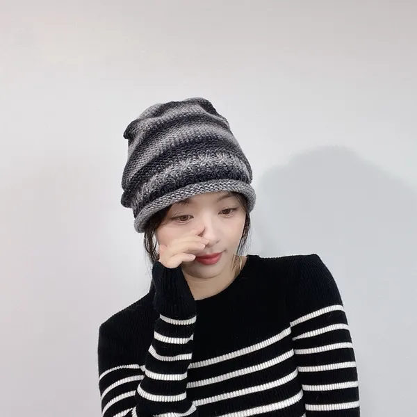Fashionable Striped Knit Top, Comfortable and Versatile