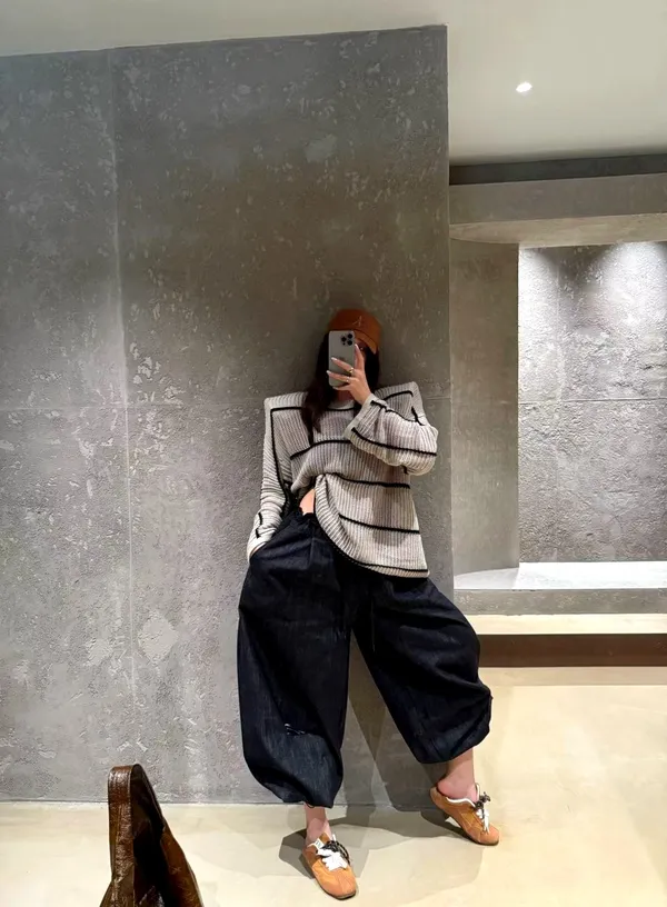 Fashionable Versatile Women's Sweater - Comfortable and Warm for Fall and Winter
