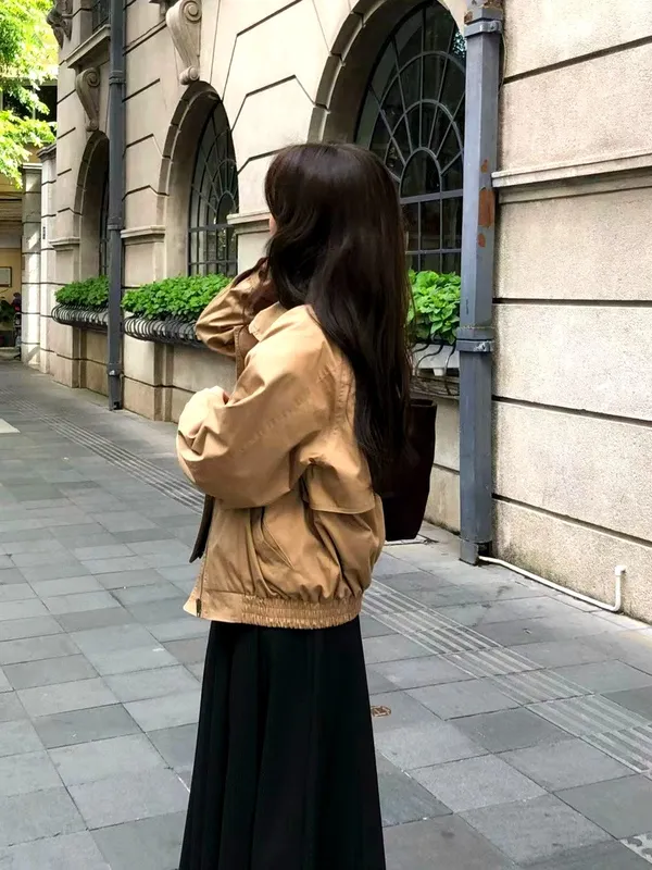 時尚休閒女裝外套，輕便舒適，完美搭配