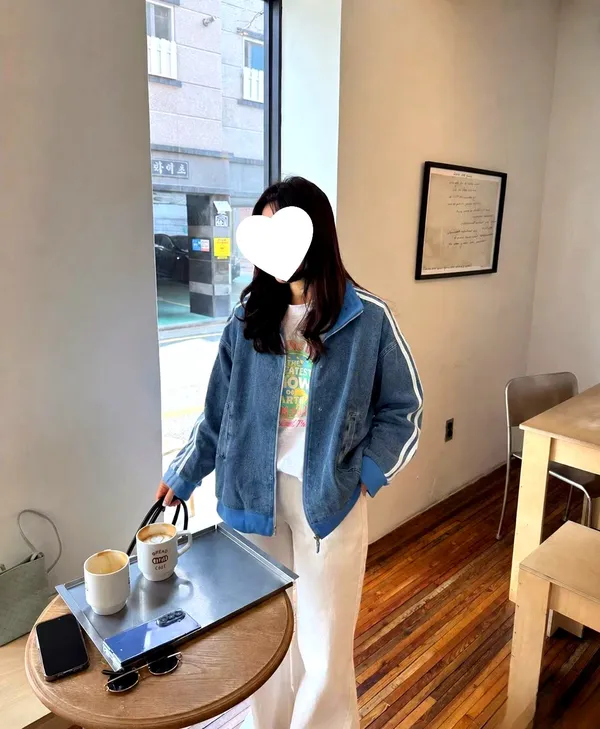 Stylish Casual Denim Jacket - A Must-Have for Spring and Autumn