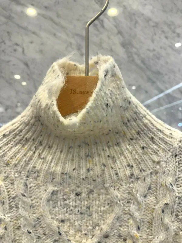 Fashionable Knitted Sweater - Comfortable and Warm for Autumn and Winter Outfits