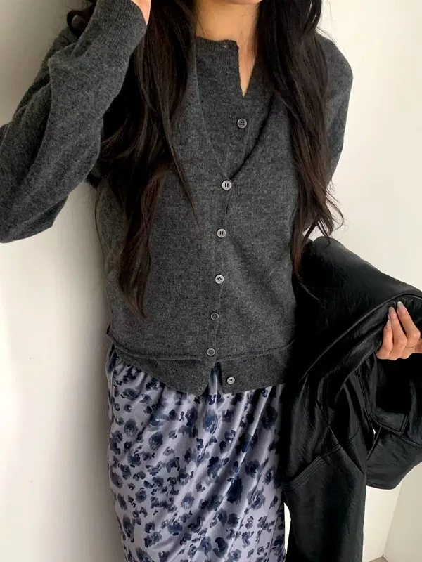 Elegant Women's Outfit Set: Cozy Knitted Cardigan with Floral Skirt
