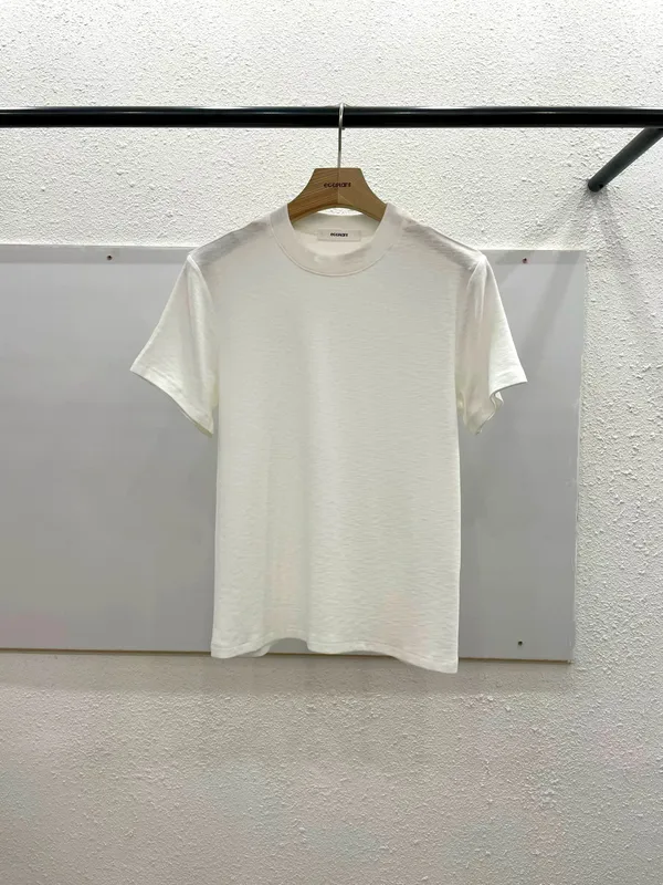 Minimalist and Comfortable Women's Top, Perfect for Everyday Wear