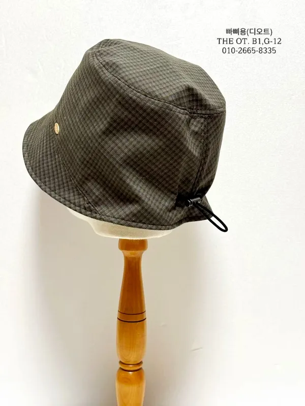Topi Belayar Wanita Bergaya Plaid - Padanan Sempurna untuk Gaya Musim Bunga dan Musim Panas