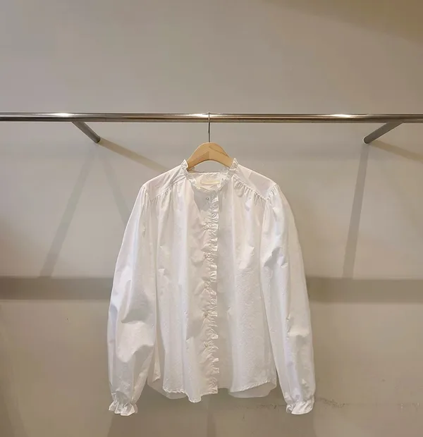 Elegant and Stylish White Long Sleeve Shirt