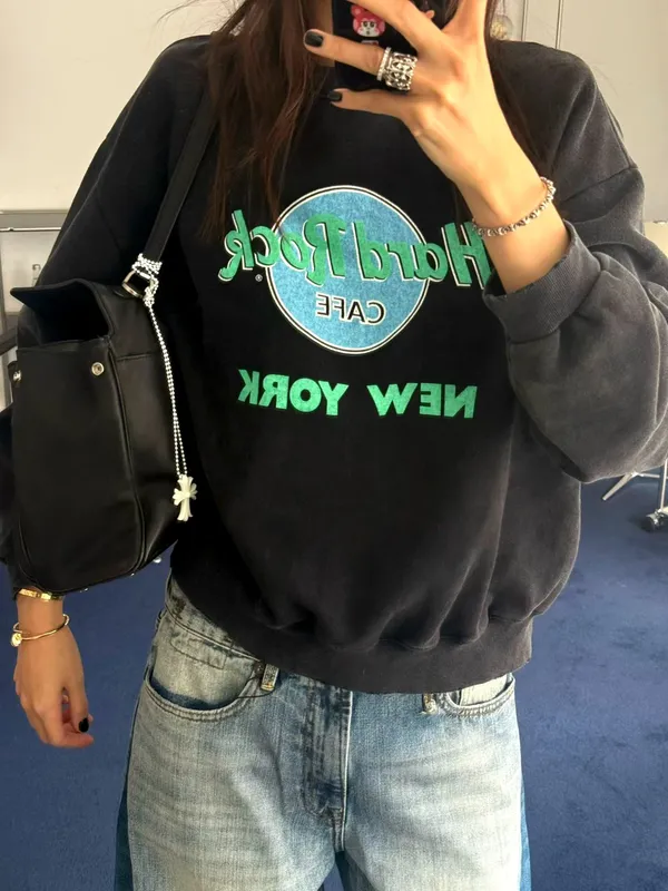 時尚印花衛衣，舒適休閒風
