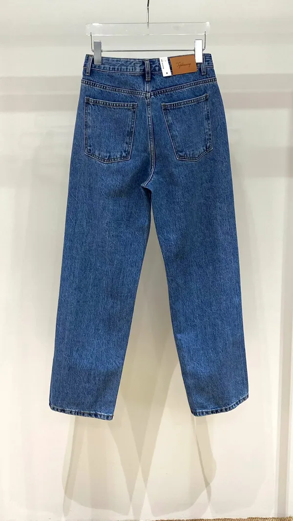 Classic High-Waisted Jeans, Fashionable and Versatile, Comfortable and Breathable