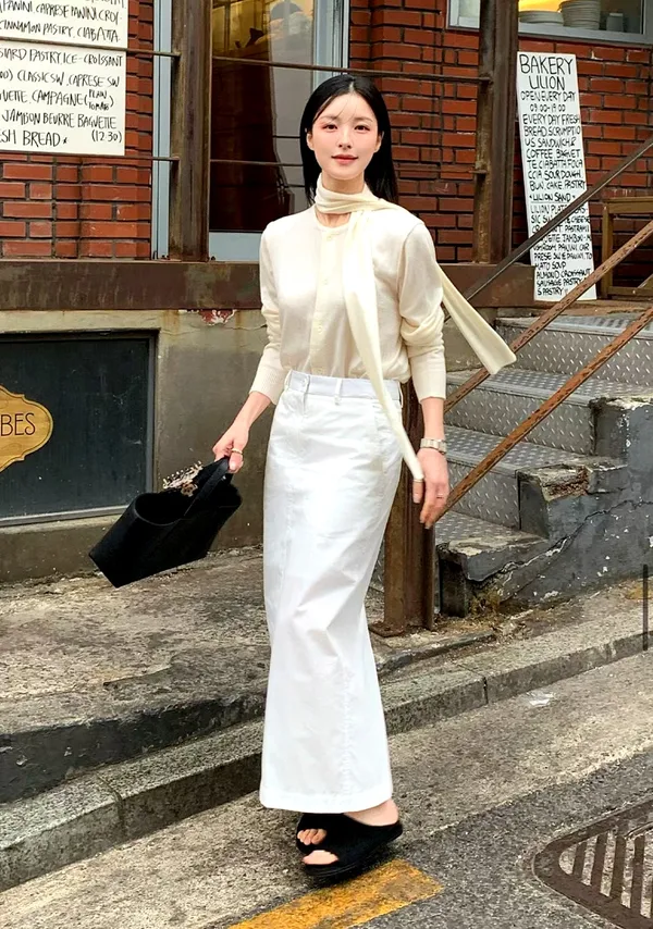 エレガントでシンプルな女性用トップス、快適で通気性のあるニット