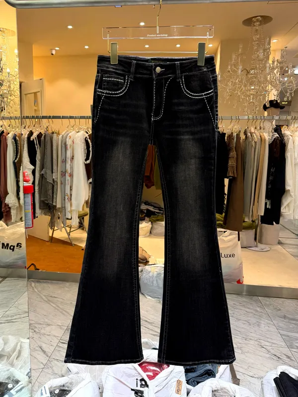 Stylish Black Jeans - Slim Fit for a Perfect Look