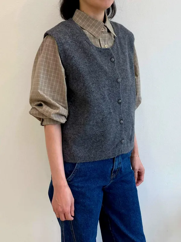 Stylish Women's Vest Jacket - A Must-Have for Elegance