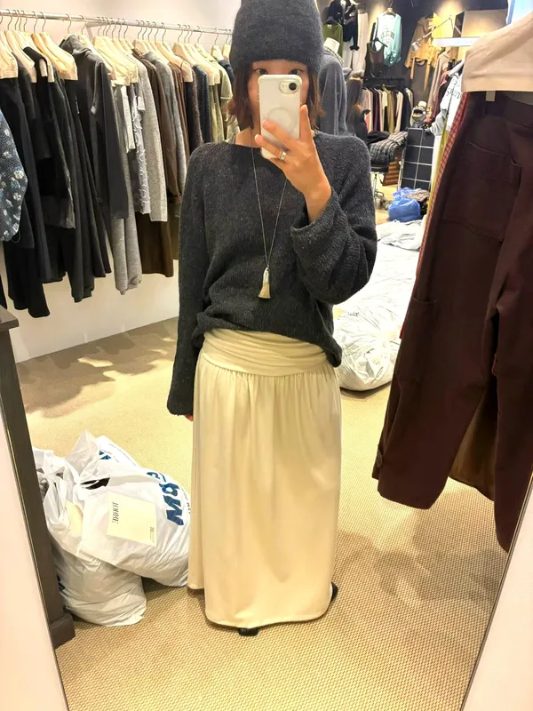 Elegant and Minimalist Midi Skirt, Effortlessly Matches Various Styles