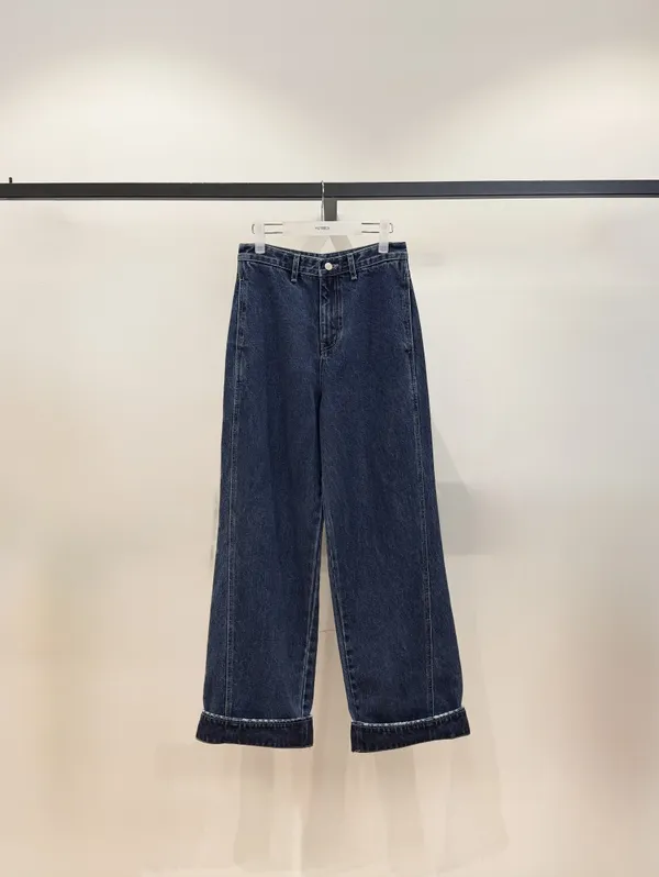High-Waisted Loose Denim Jeans - Fashionable and Versatile