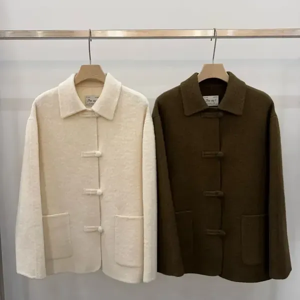 Elegant and Minimalist Woolen Coat, Fashionably Versatile