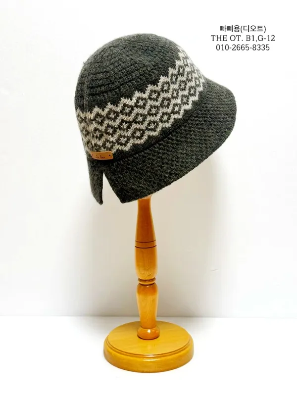 Topi Knit Wanita Bergaya - Hangat dan Selesa untuk Musim Sejuk
