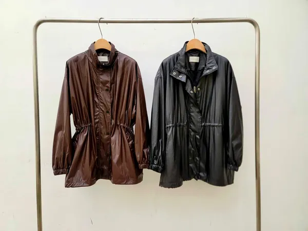 Stylish Shiny Women's Jacket, Casual and Versatile for Spring and Autumn