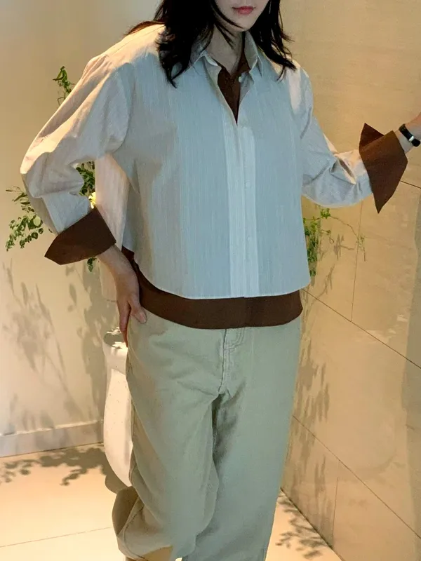 Stylish and Minimalist Women's Shirt - Elegant and Versatile