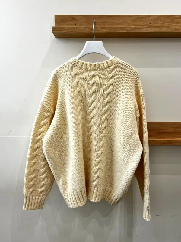 Fashionable Loose Knit Top, Comfortable and Versatile