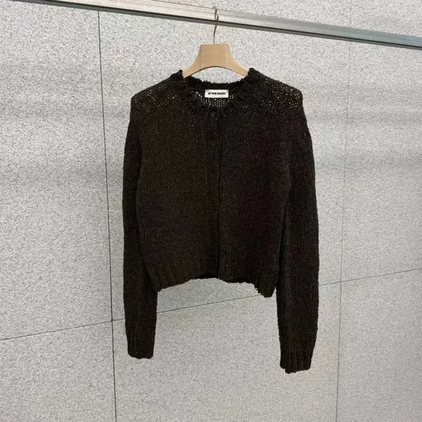 Stylish and Minimalist Knitted Cardigan