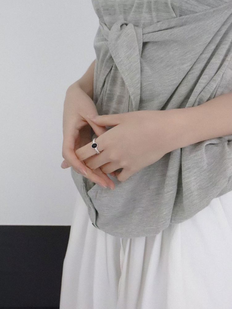 Stylish Minimalist Black Gemstone Ring