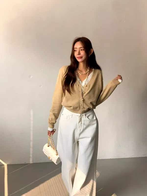 Fashionable and Minimalist Women's Cardigan Top, Comfortable and Versatile